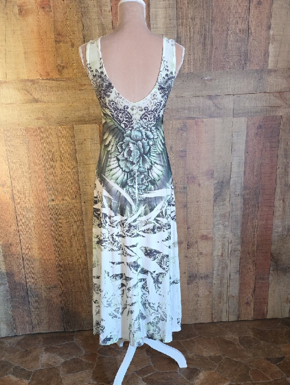 Sleeveless Floral Graphic Maxi Dress in Ivory and Green - Picture 2 of 4